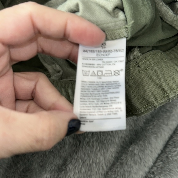 Gap Men’s 7" Easy Shorts With E-Waist, Desert Cactus - Picture 7 of 13